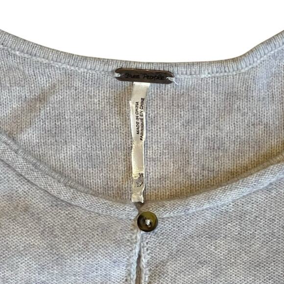 Free People Women’s Sz XS Gray Cashmere Liquid Sugar Henley Sweater - Picture 4 of 13